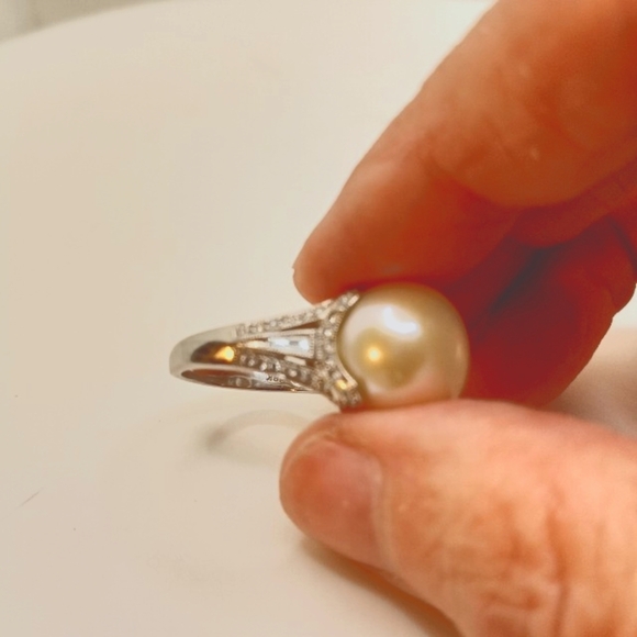 18K White Gold Diamond & 13.5MM Pearl Ring - Picture 4 of 7